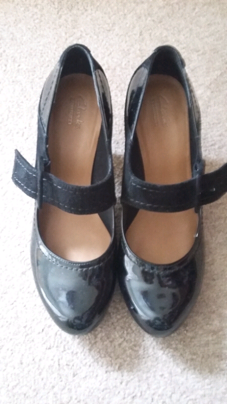 d fitting ladies shoes